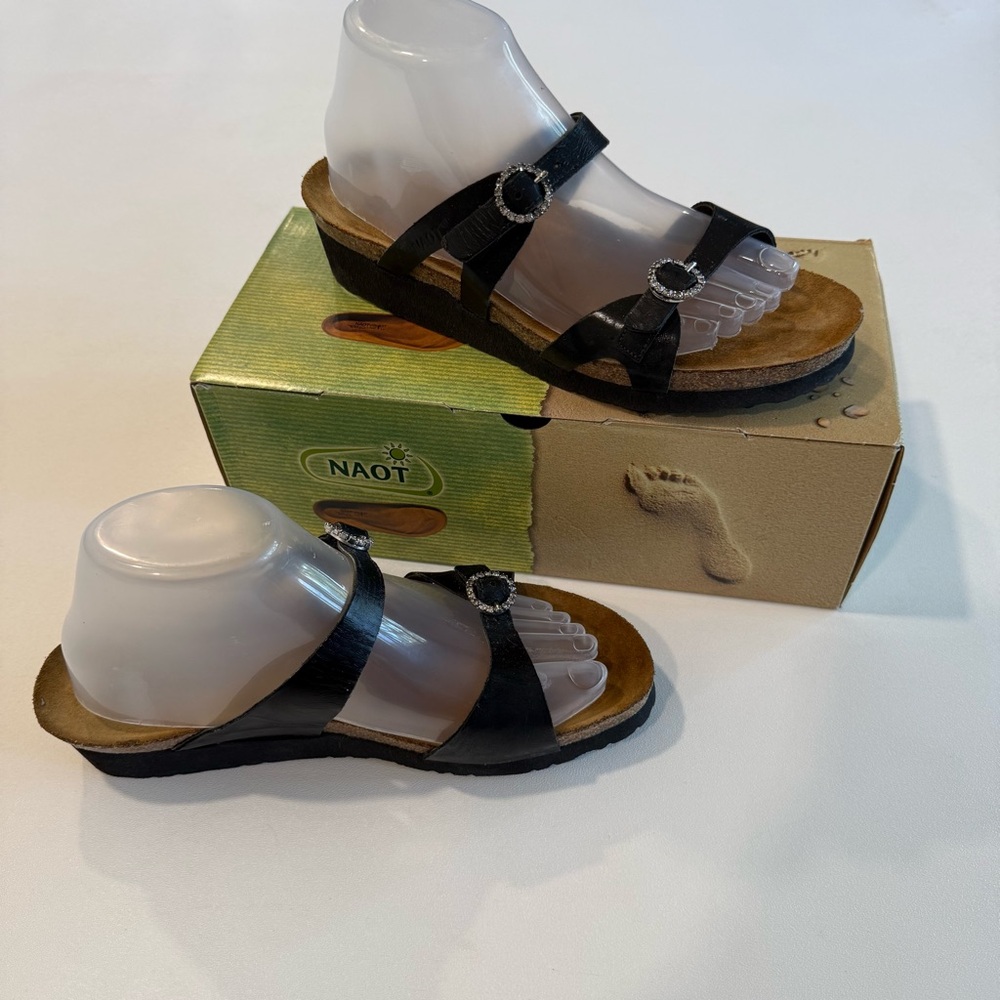NAOT Kate Black Patent Leather Wedge Sandals Womens Size 40/9